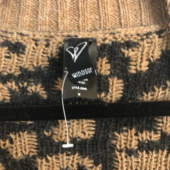 Windsor leopard open cardigan size medium. Very good condition. Never worn. - Picture 2 of 7